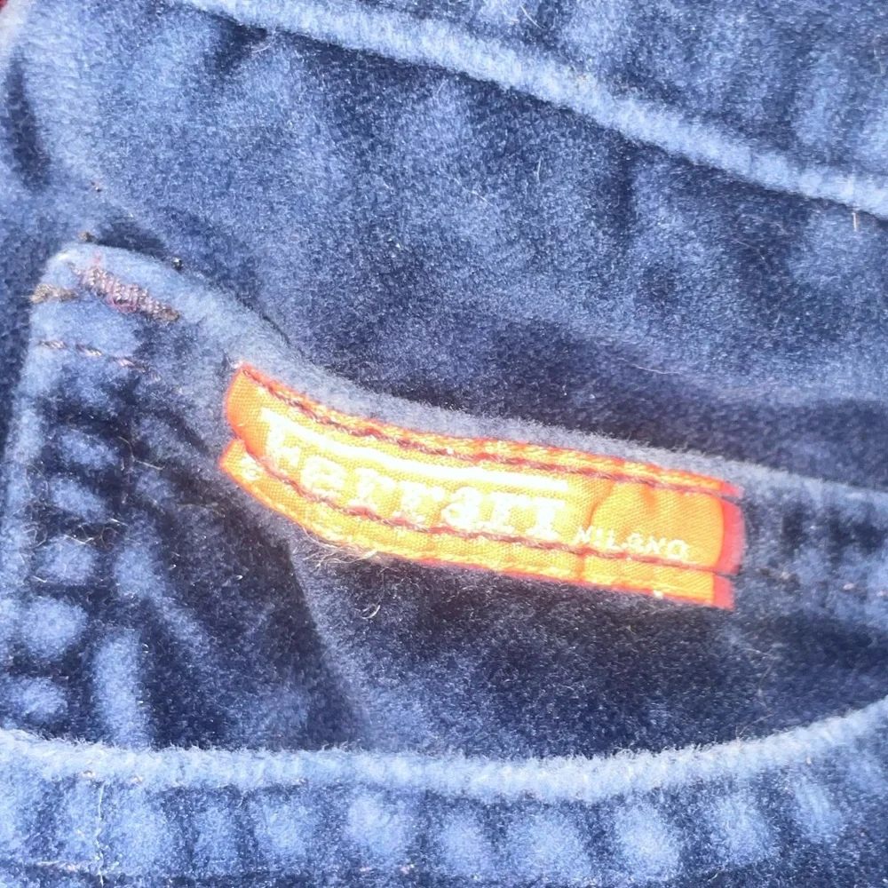 VINTAGE blue VELVET Ferrari cut off shorts - Picture 2 of 4